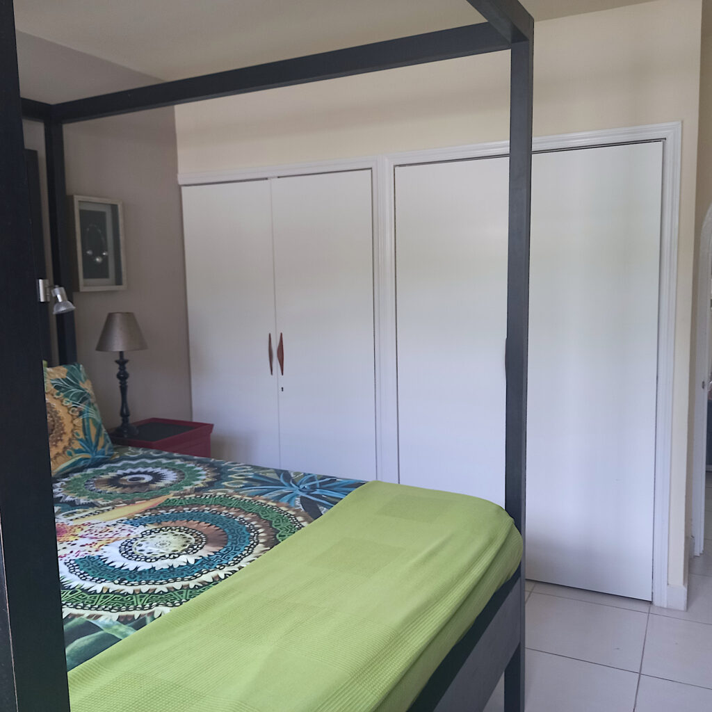 frontbedroom3